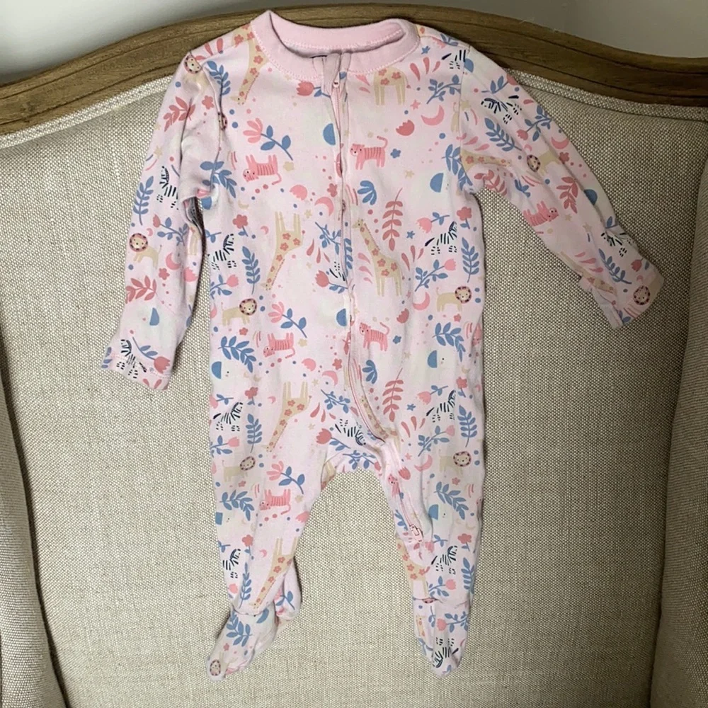 Old Navy Baby Pink Safari Footie Pajamas Size 6-9 months